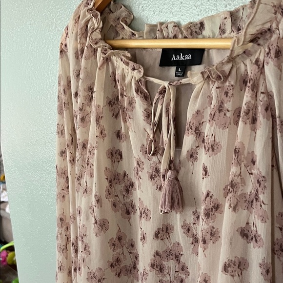 Aakaa Floral Blouse - Cream and Purple - Picture 4 of 12